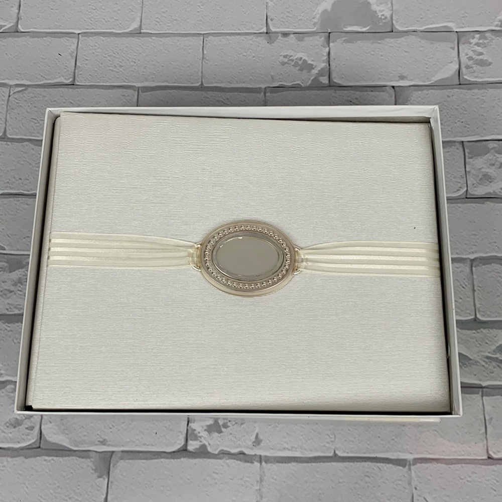 Hallmark Wedding Album Creme Ivory color Pictures storage New
